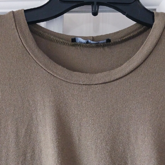 High-Low Top - Picture 5 of 5